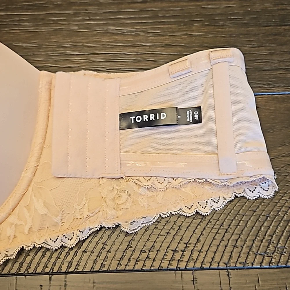 Torrid 48C Strapless bra w/ straps - Picture 3 of 3